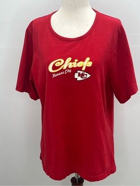 NFL For Her Kansas City Chiefs NFL Women's Red Graphic Logo T-Shirt XL